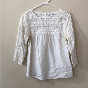 Gap eyelet white top